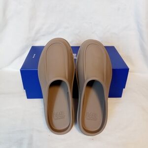 P448 FLO Women's EU40-41 BNWB